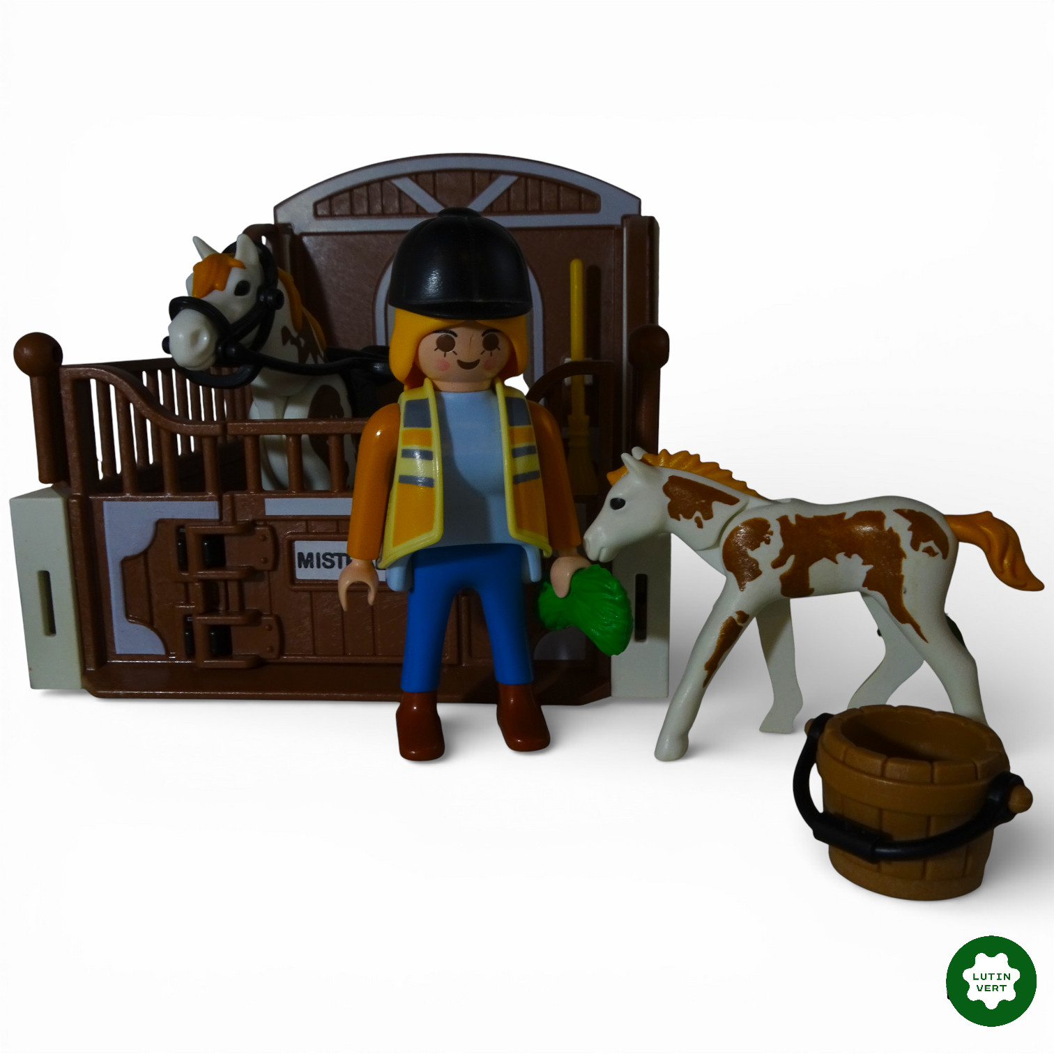 Playmobil 5112 / 5227 « Box, chevaux et cavalières » d'occasion PLAYMOBIL - Dès 4 ans | Ref 12983  - Vue 4 - 